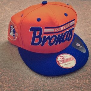 NWOT Denver Broncos retro snapback